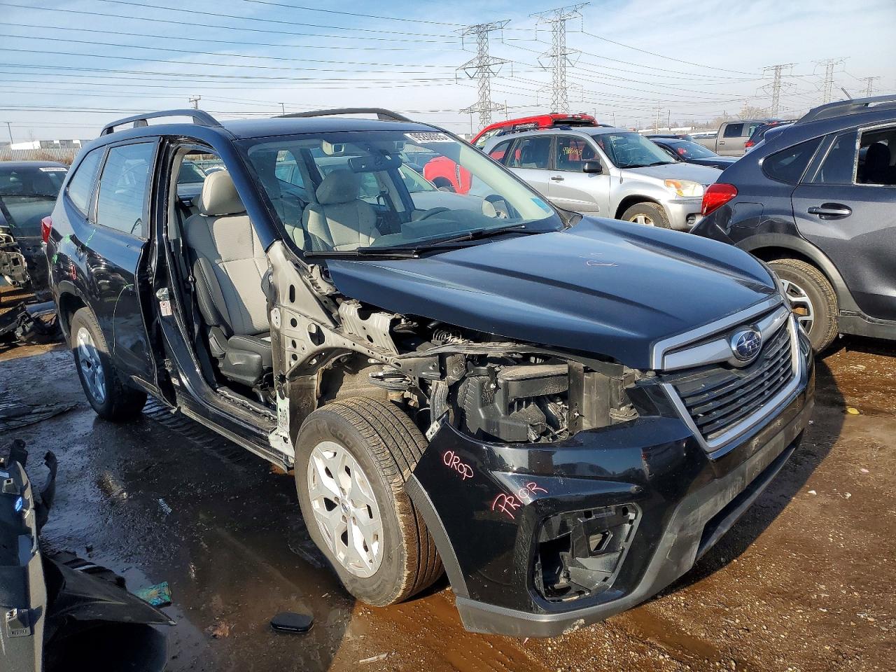 2019 SUBARU FORESTER photo 4