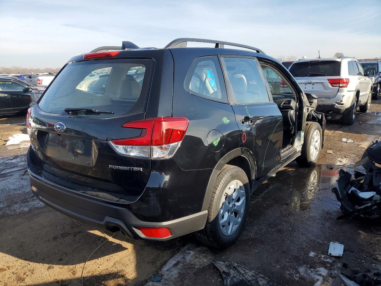 2019 SUBARU FORESTER photo 3