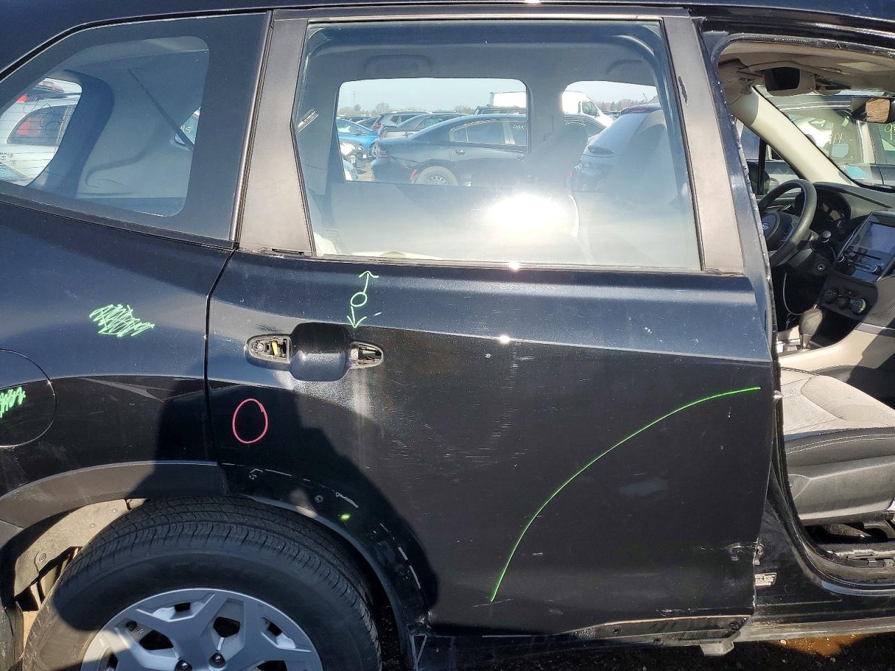 2019 SUBARU FORESTER photo 10