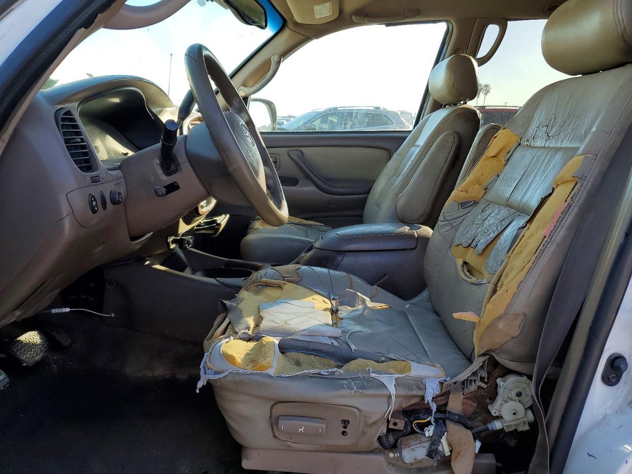 2003 TOYOTA SEQUOIA SR5 photo 13