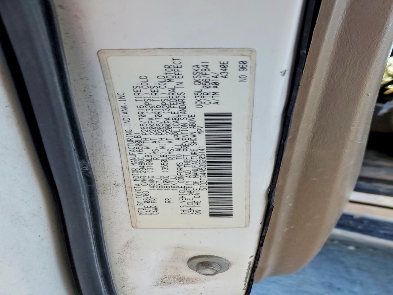 2003 TOYOTA SEQUOIA SR5 photo 23