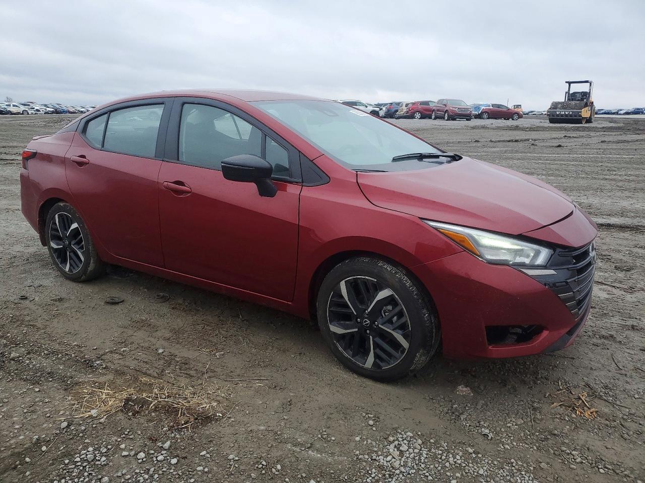 2025 NISSAN VERSA SR photo 4