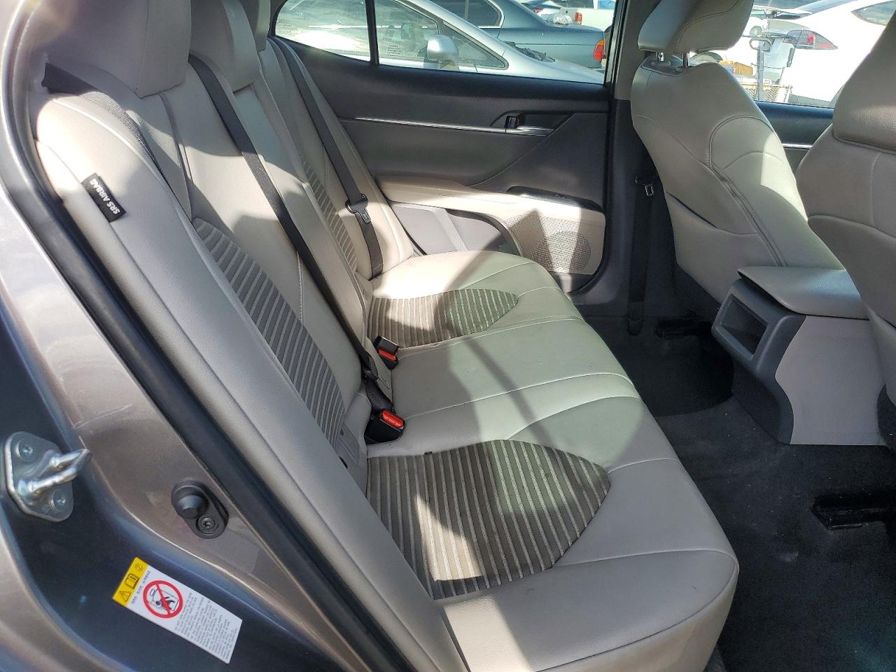 2018 TOYOTA CAMRY L photo 10