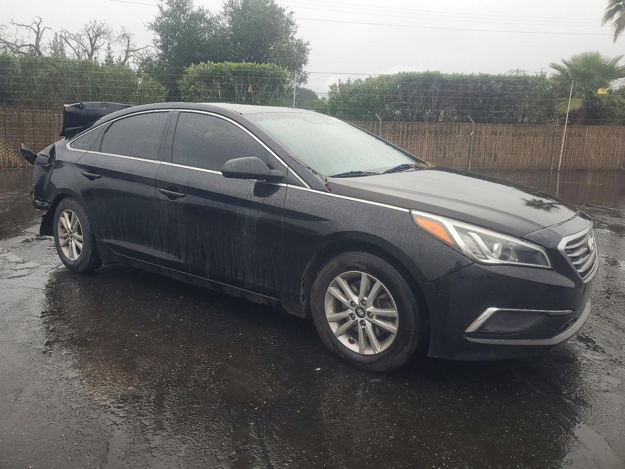 2017 HYUNDAI SONATA SE photo 4