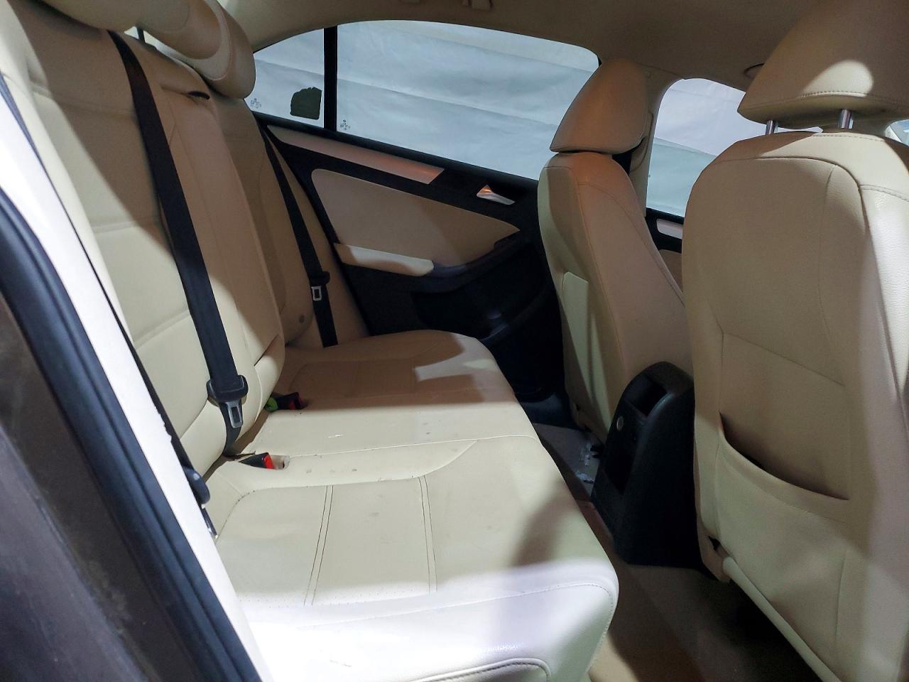 2013 VOLKSWAGEN JETTA SE photo 10