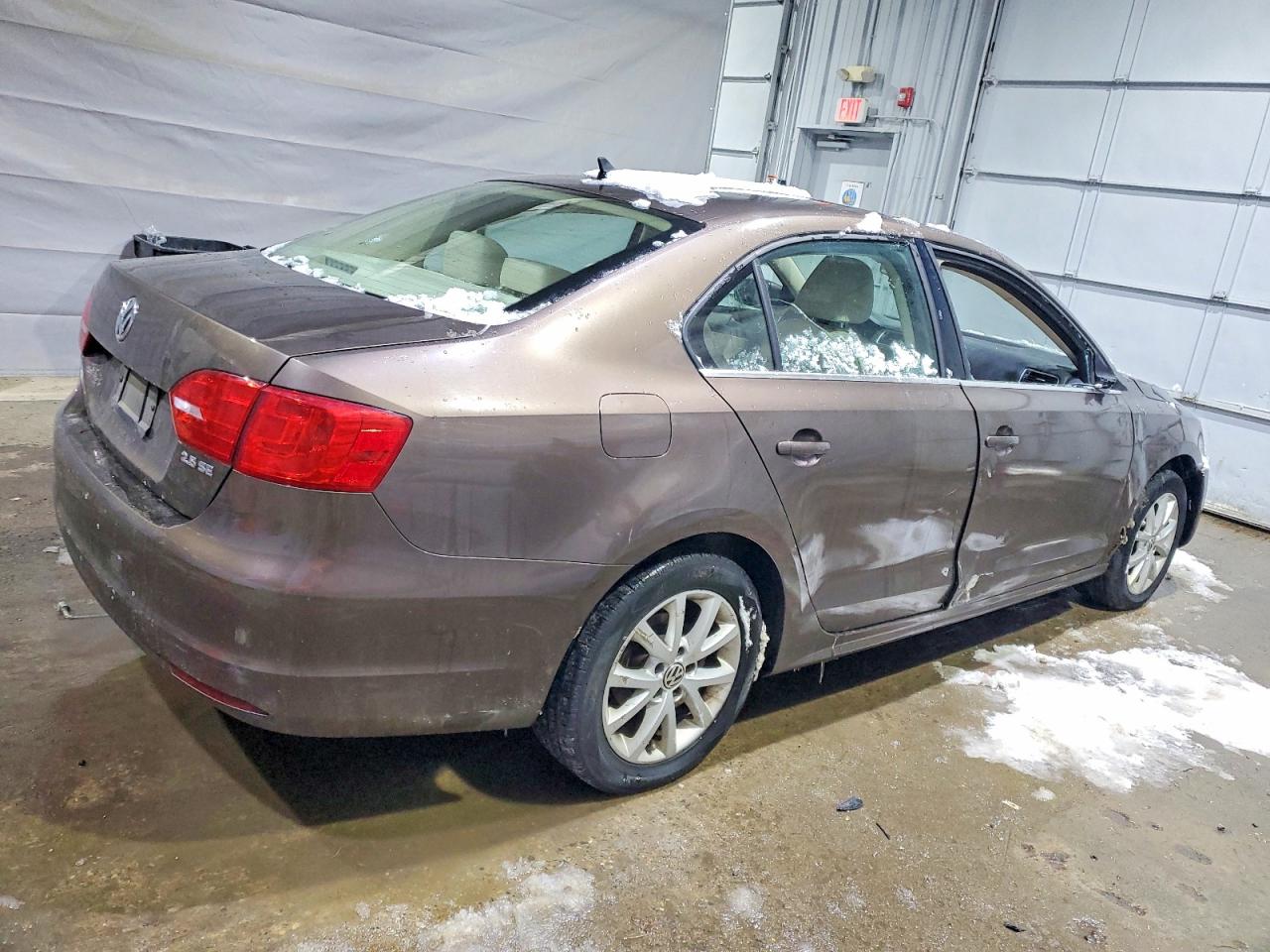 2013 VOLKSWAGEN JETTA SE photo 3