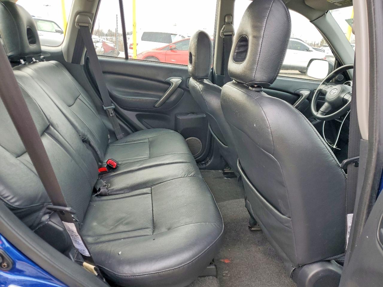 2004 TOYOTA RAV4 photo 11