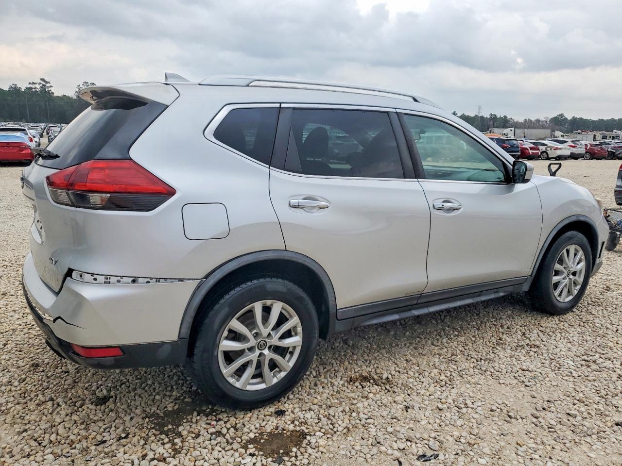 2018 NISSAN ROGUE S photo 3