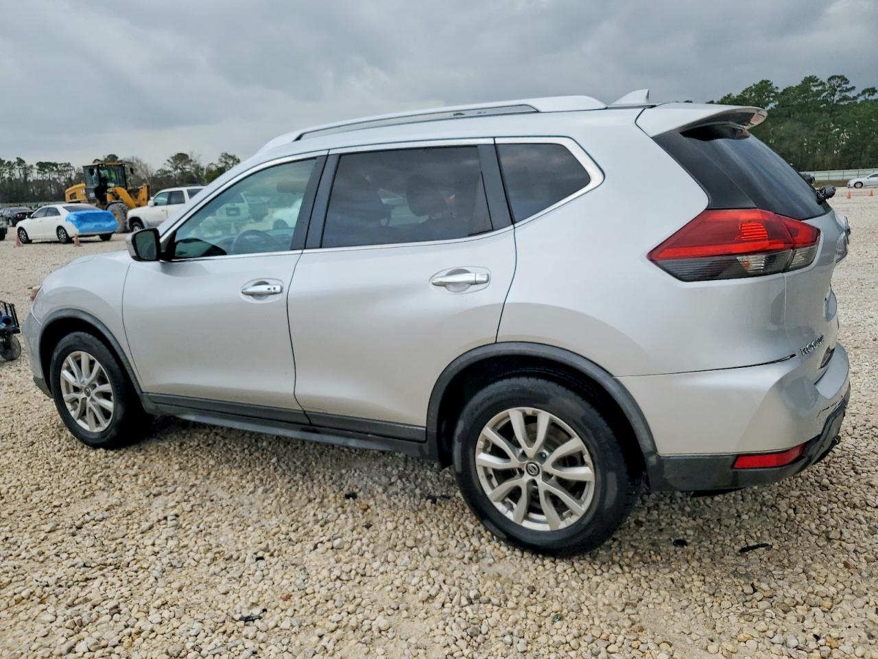 2018 NISSAN ROGUE S photo 2