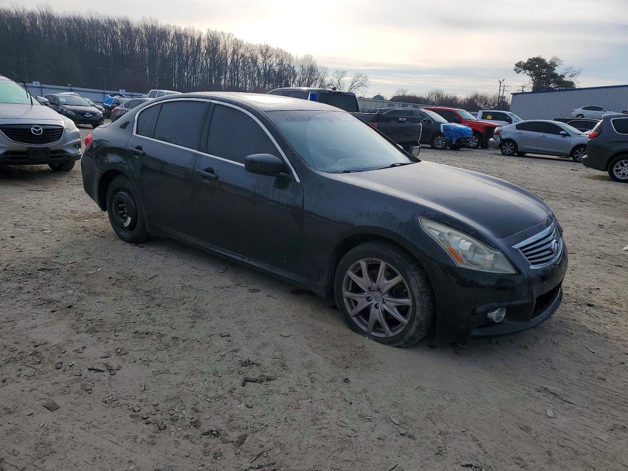2012 INFINITI G37 photo 4