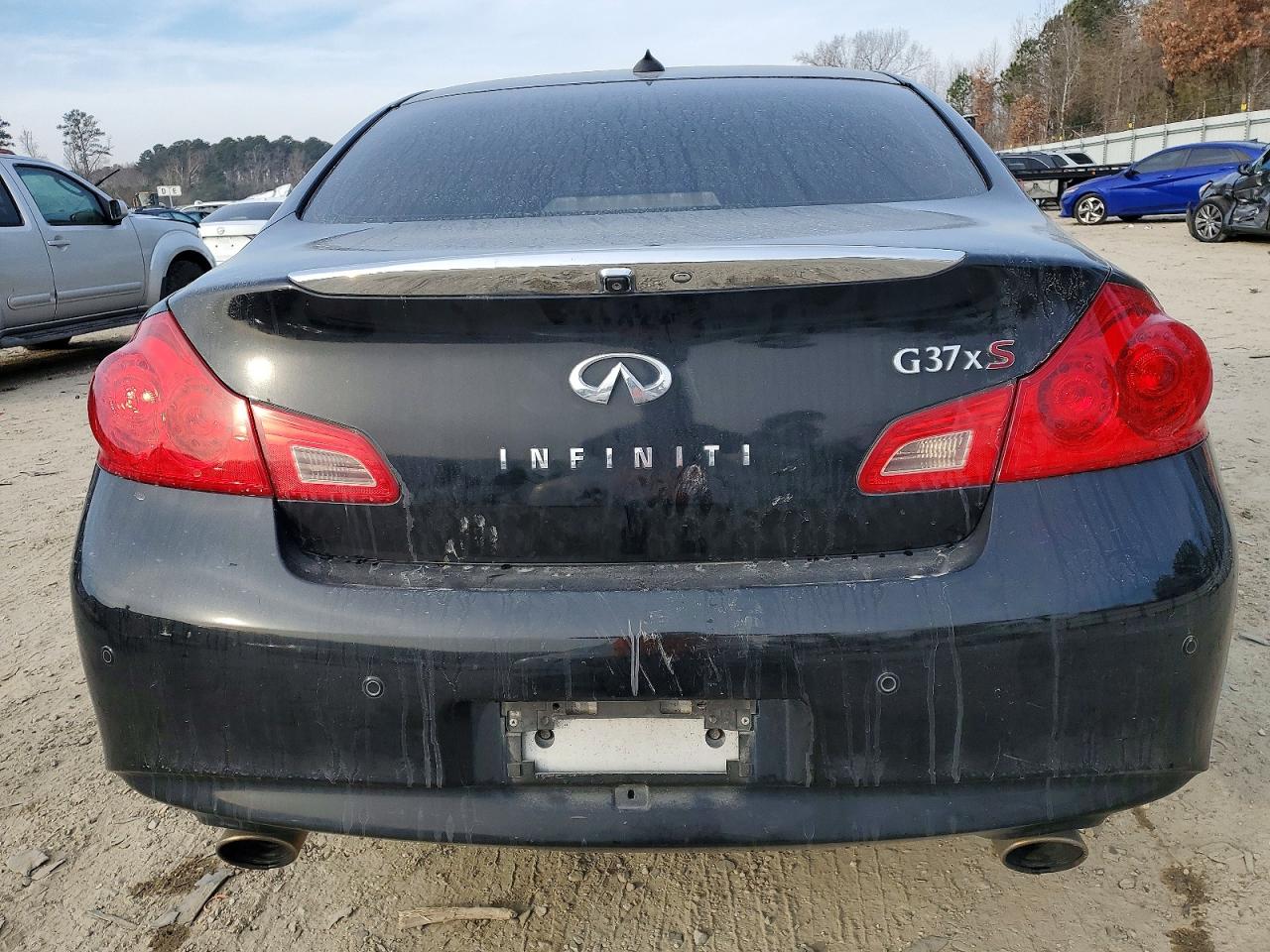 2012 INFINITI G37 photo 6