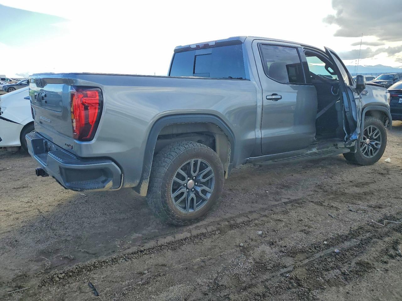 2021 GMC SIERRA K1500 AT4 photo 3