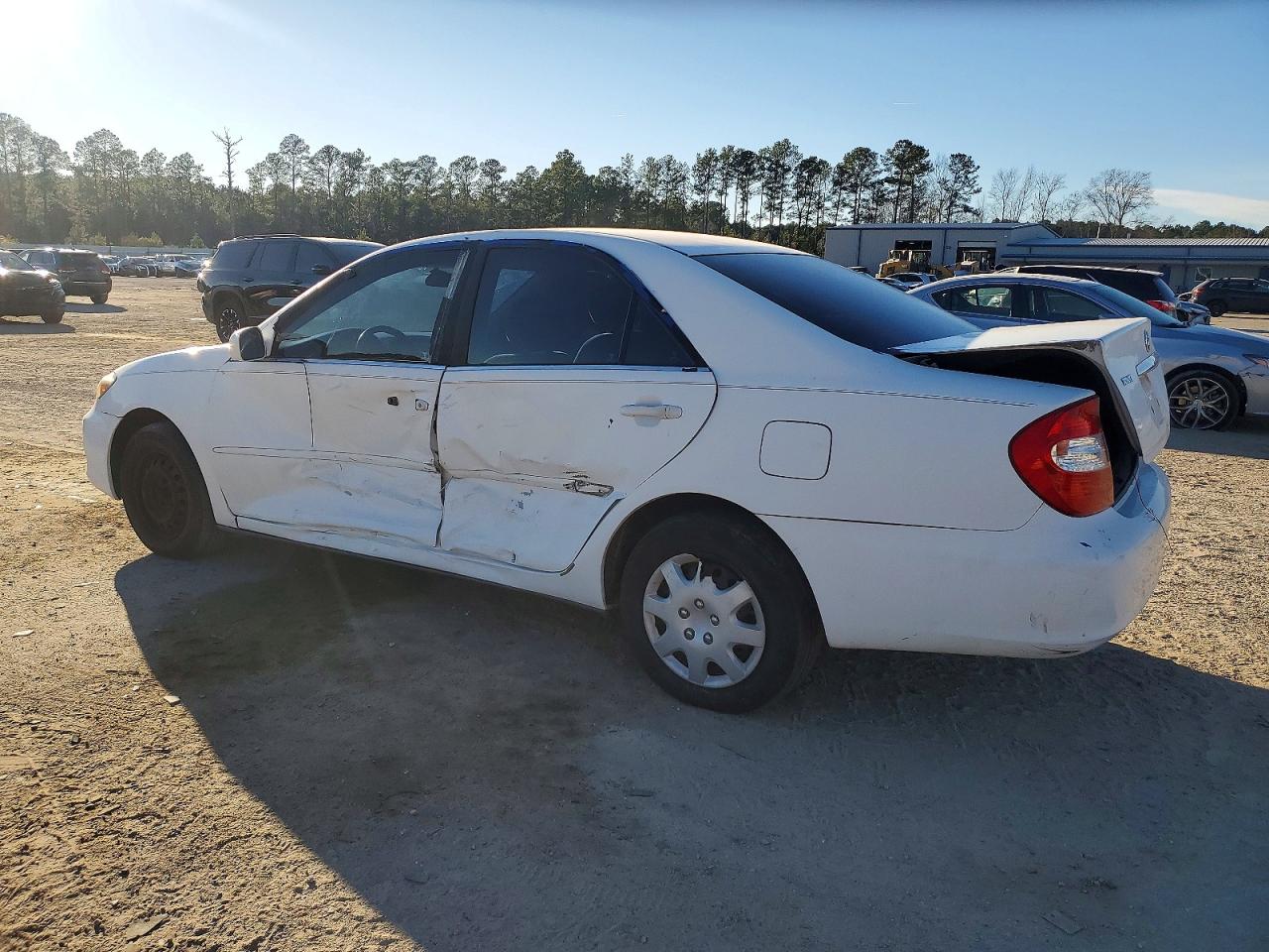 2002 TOYOTA CAMRY LE photo 2