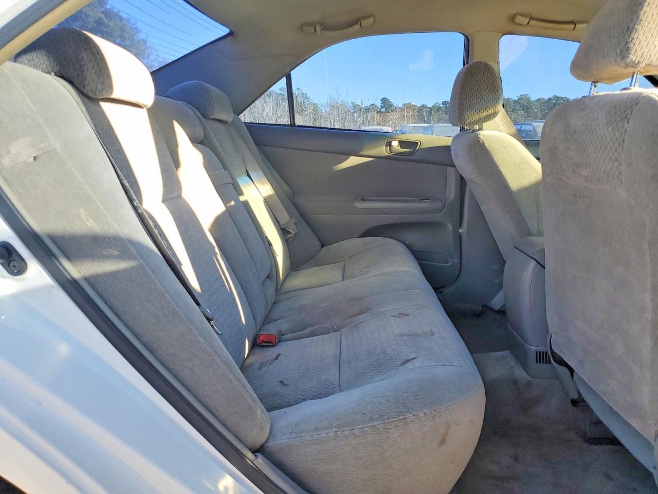 2002 TOYOTA CAMRY LE photo 10