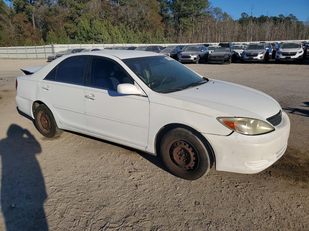 2002 TOYOTA CAMRY LE photo 4