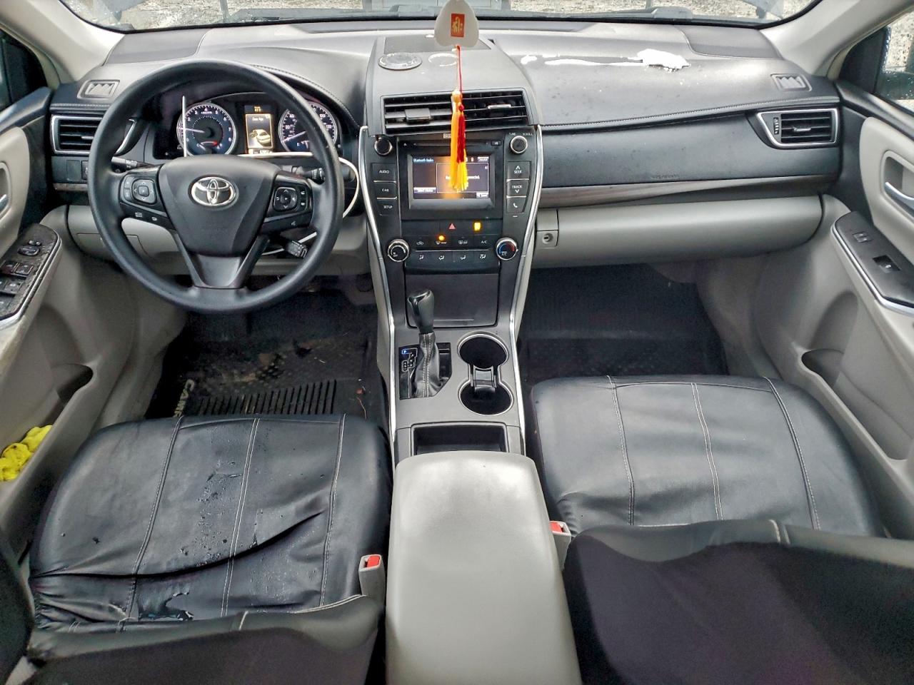 2017 TOYOTA CAMRY LE photo 8