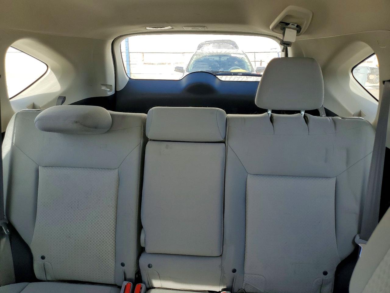 2016 HONDA CR-V LX photo 10