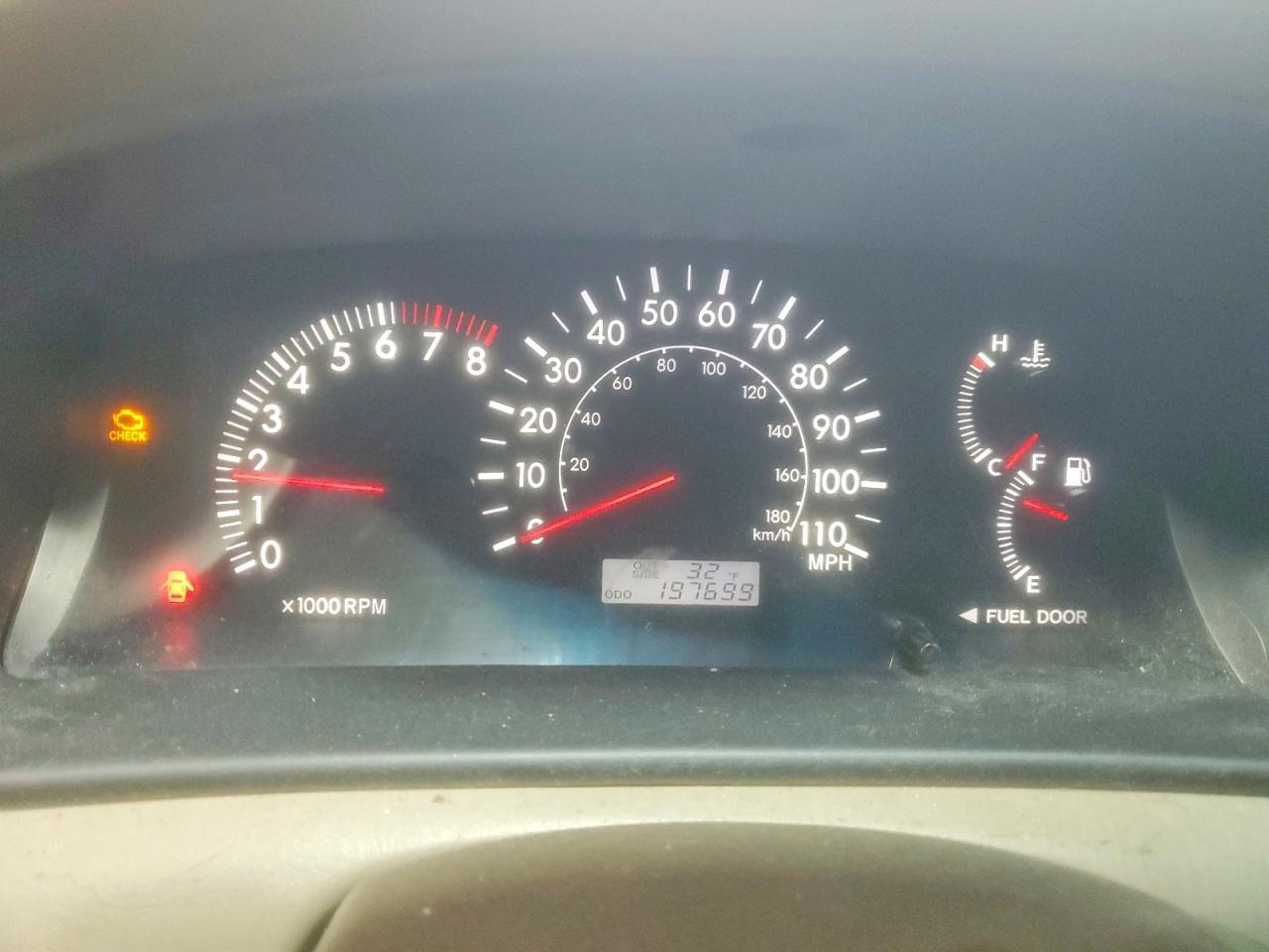 2005 TOYOTA COROLLA CE photo 9