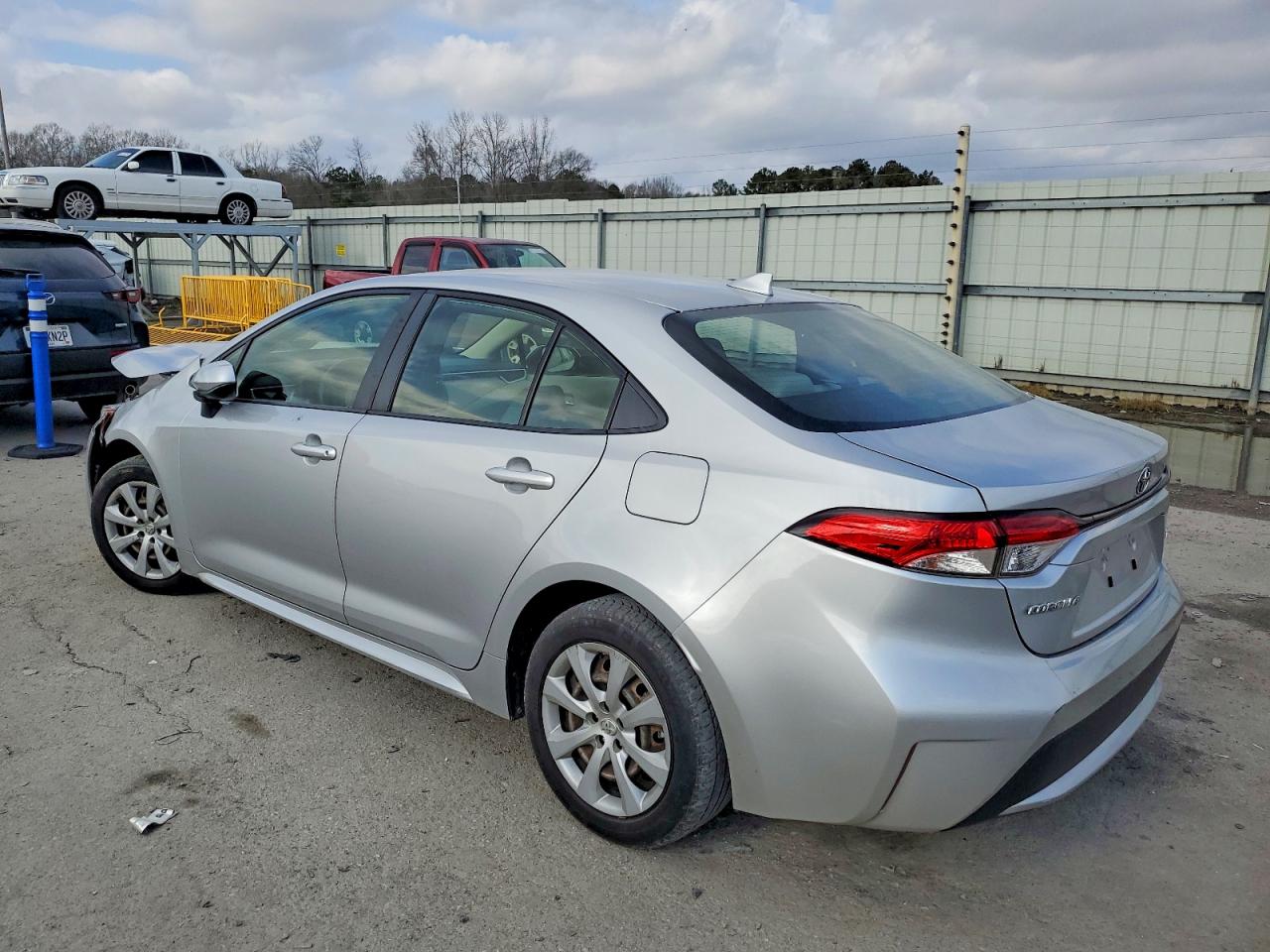 2020 TOYOTA COROLLA LE photo 2
