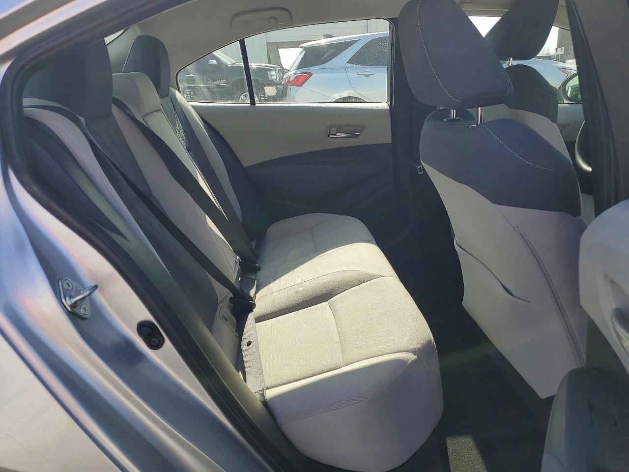 2020 TOYOTA COROLLA LE photo 10
