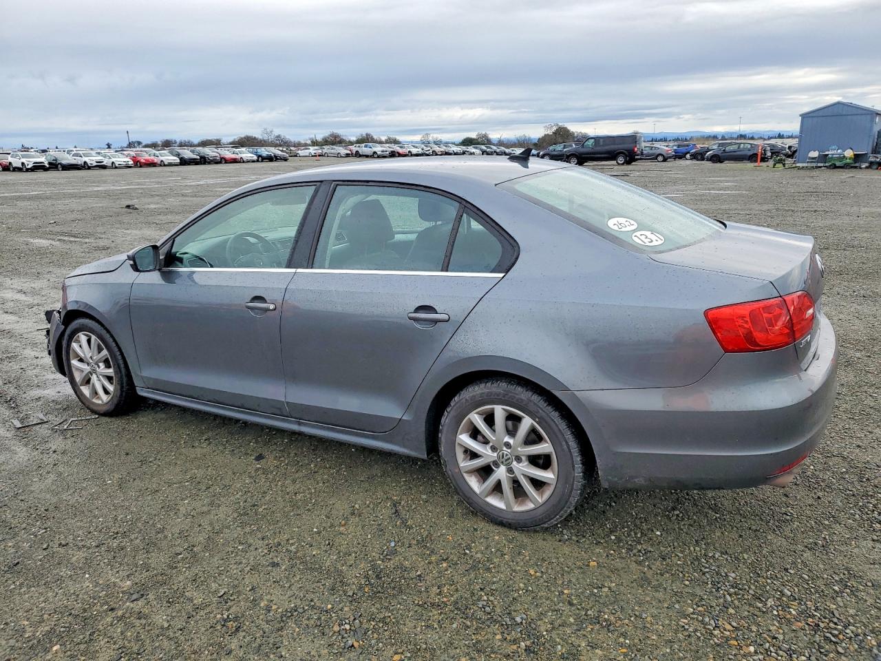 2013 VOLKSWAGEN JETTA SE photo 2