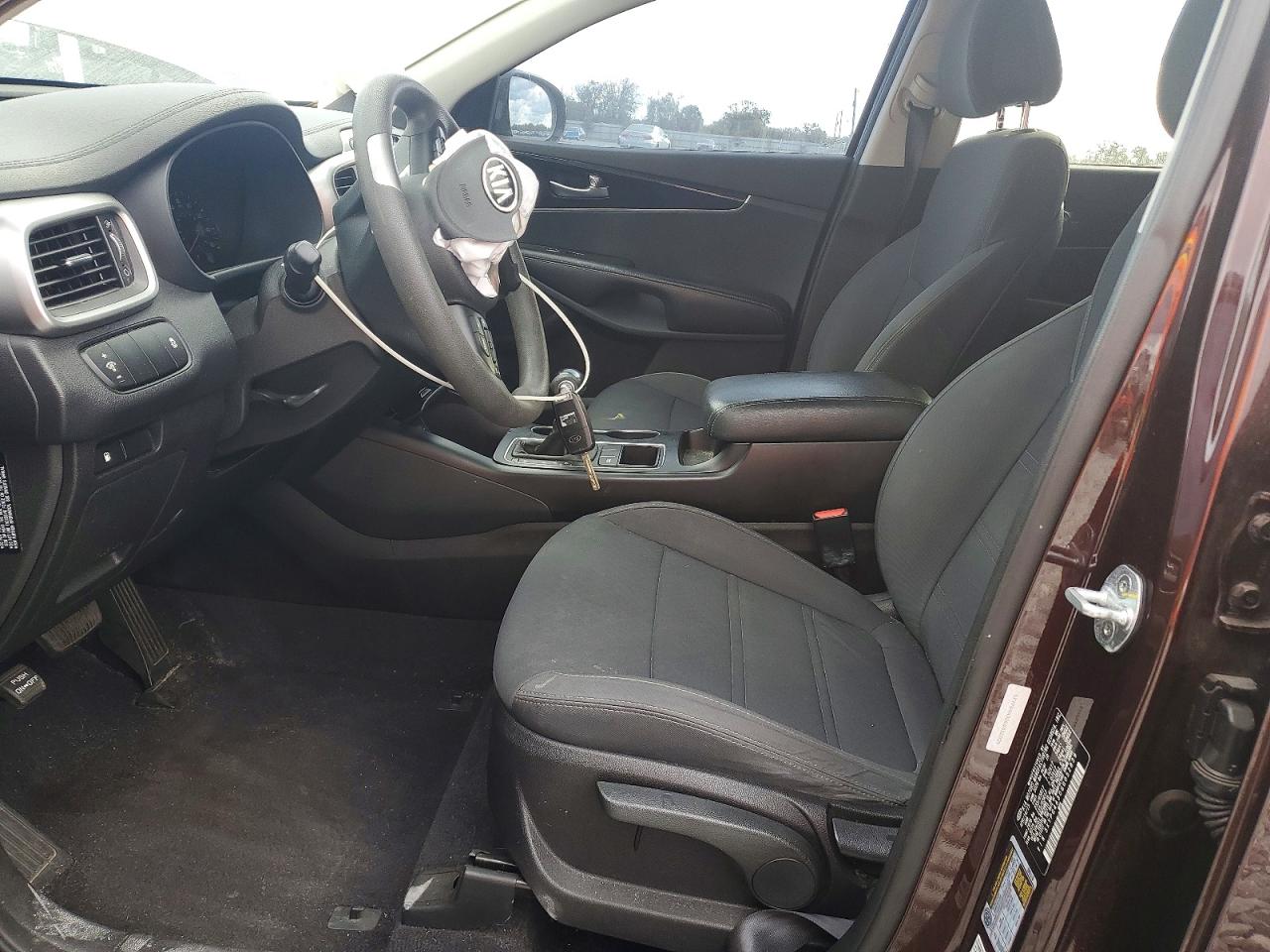 2016 KIA SORENTO LX photo 7