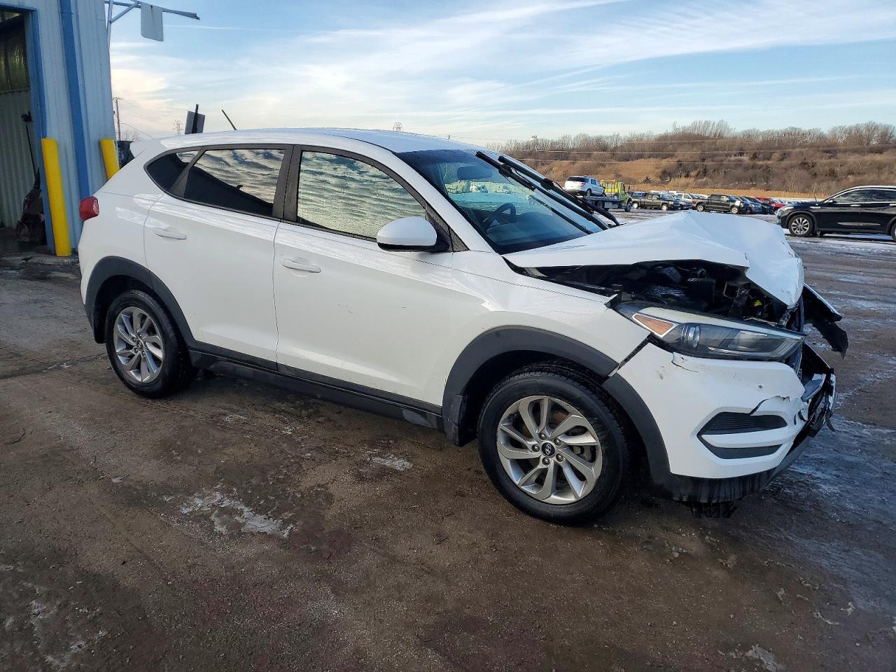 2018 HYUNDAI TUCSON SE photo 4