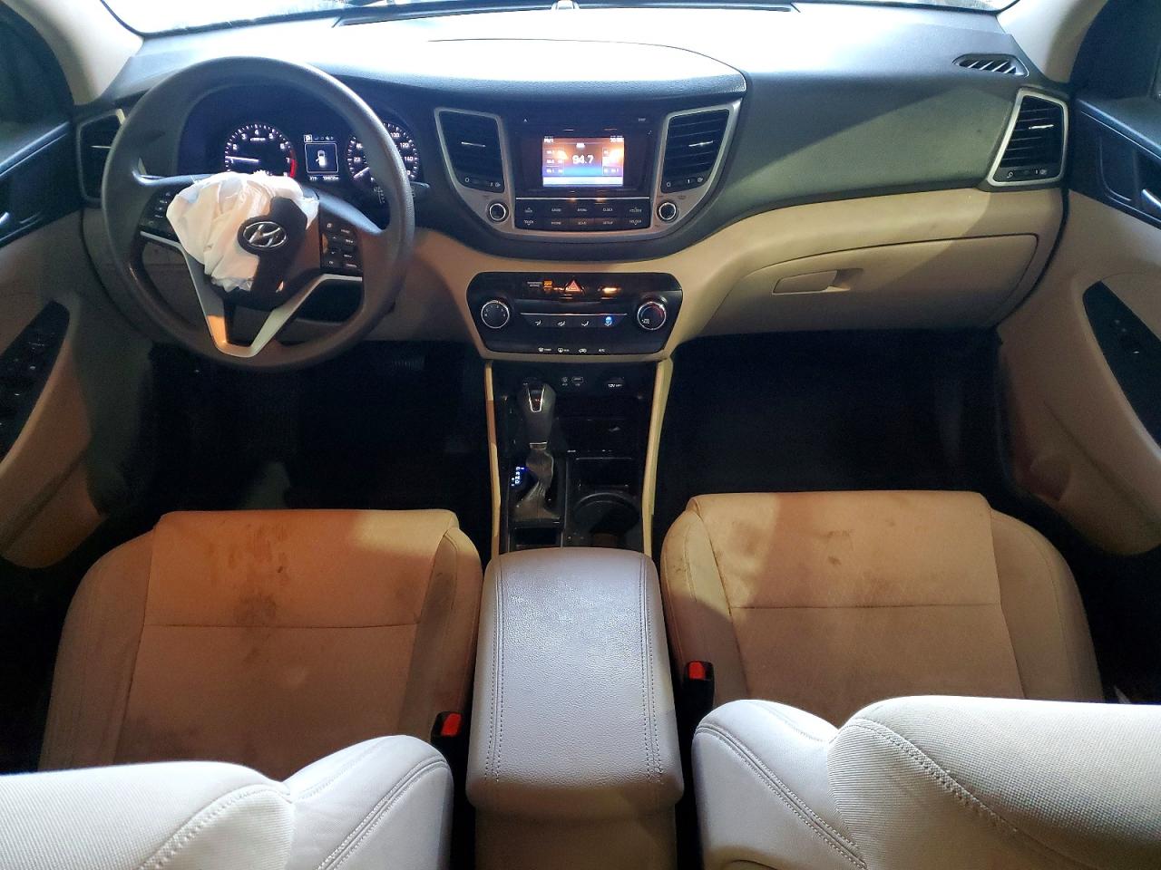 2018 HYUNDAI TUCSON SE photo 8