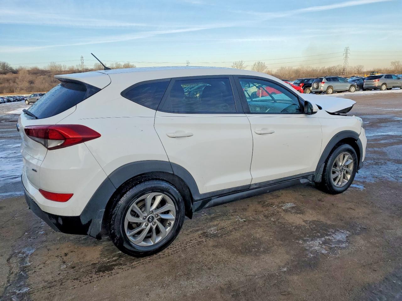 2018 HYUNDAI TUCSON SE photo 3