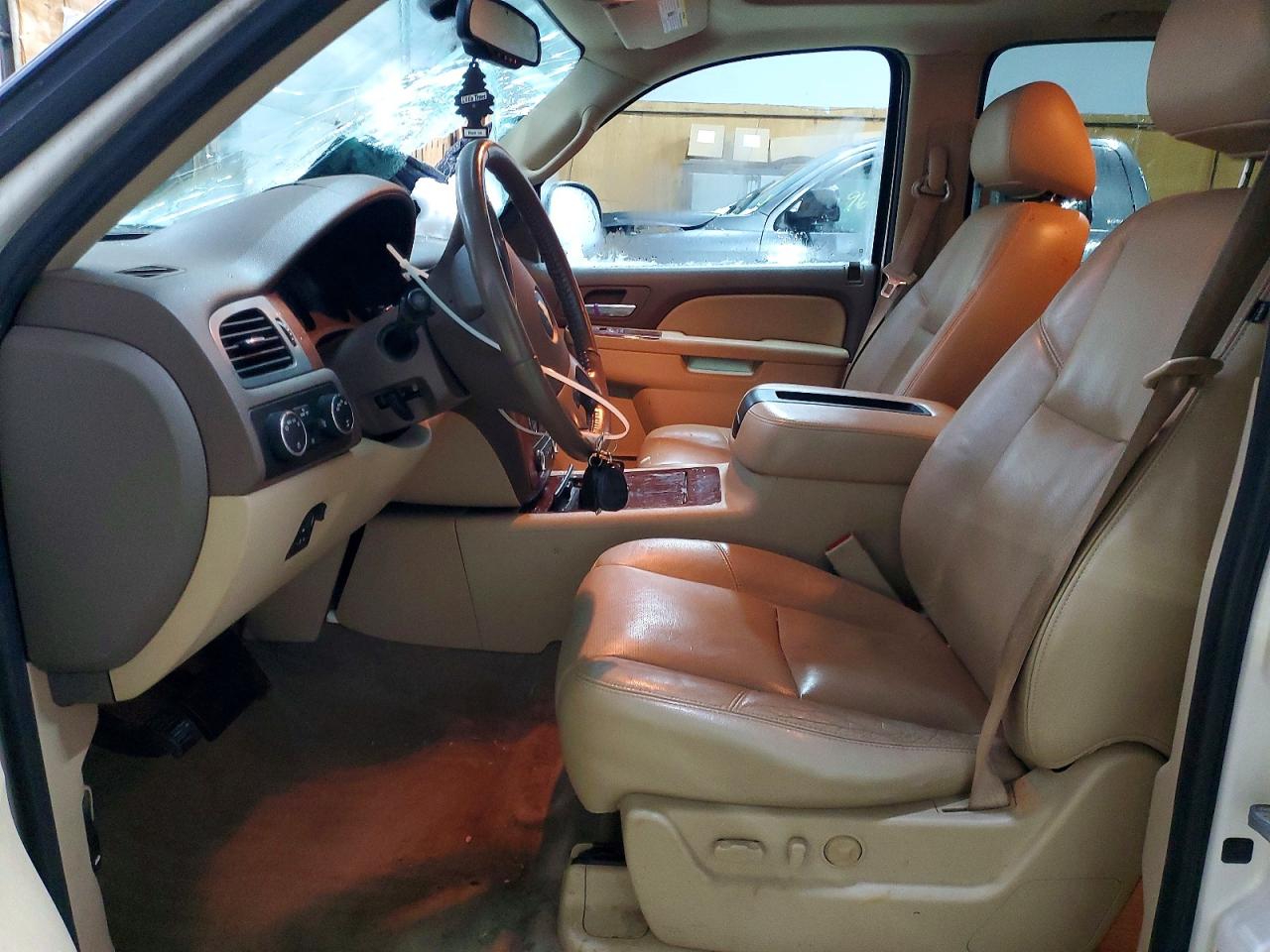 2010 CHEVROLET SUBURBAN K1500 LTZ photo 7