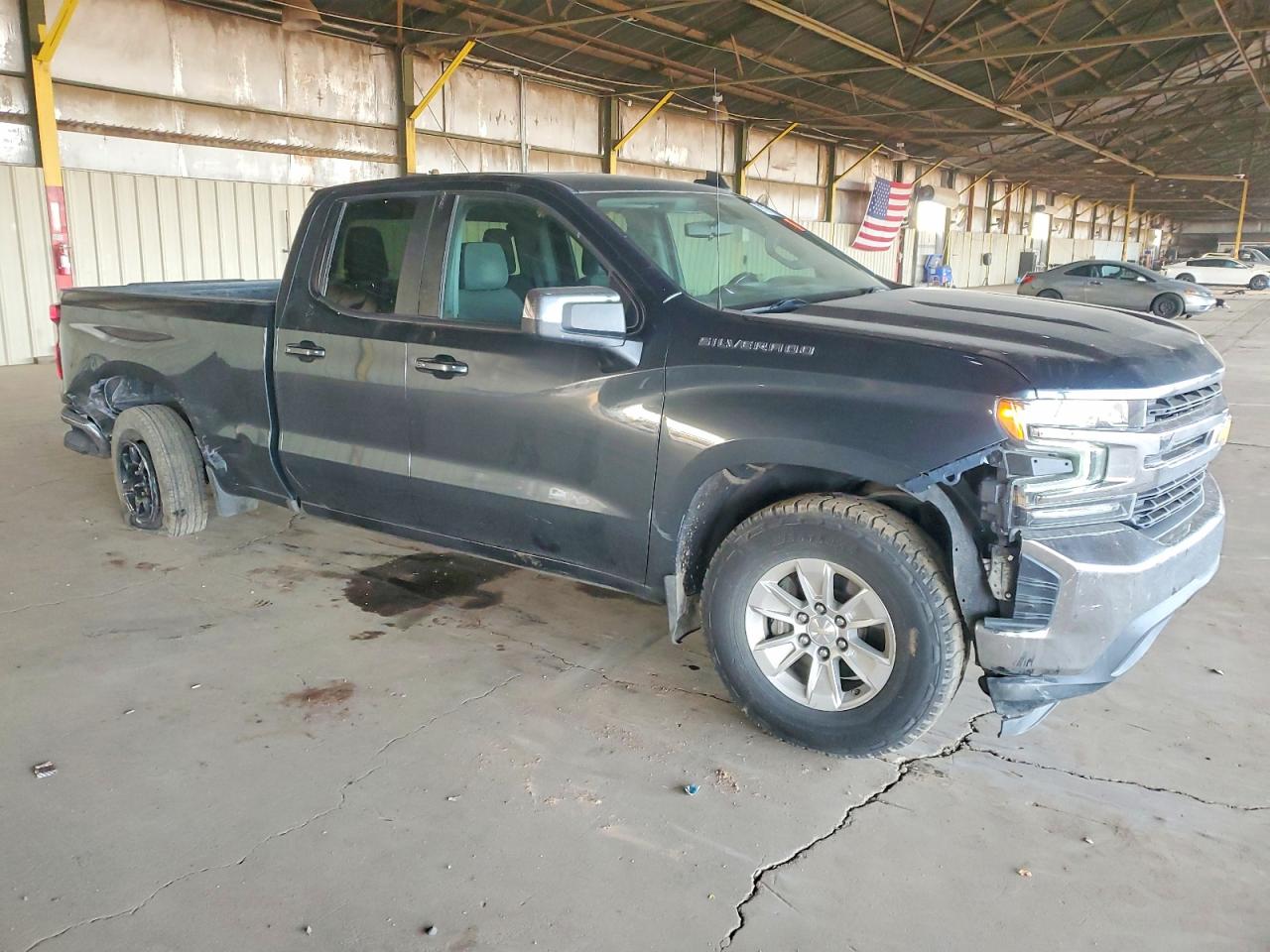 2019 CHEVROLET SILVERADO C1500 LT photo 4