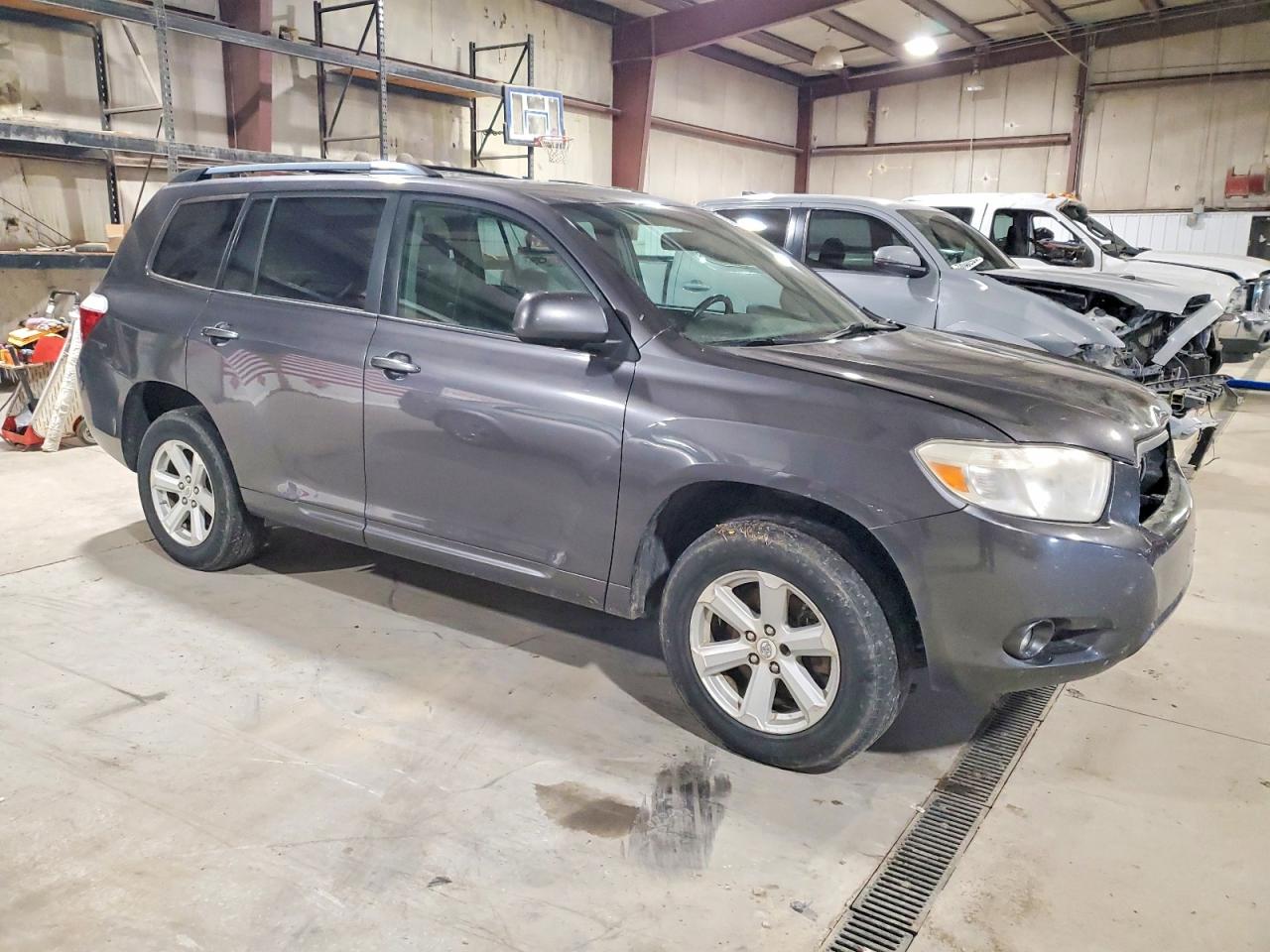 2010 TOYOTA HIGHLANDER SE photo 4