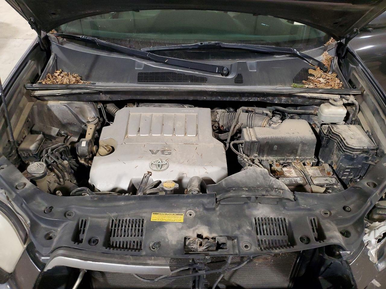2010 TOYOTA HIGHLANDER SE photo 12