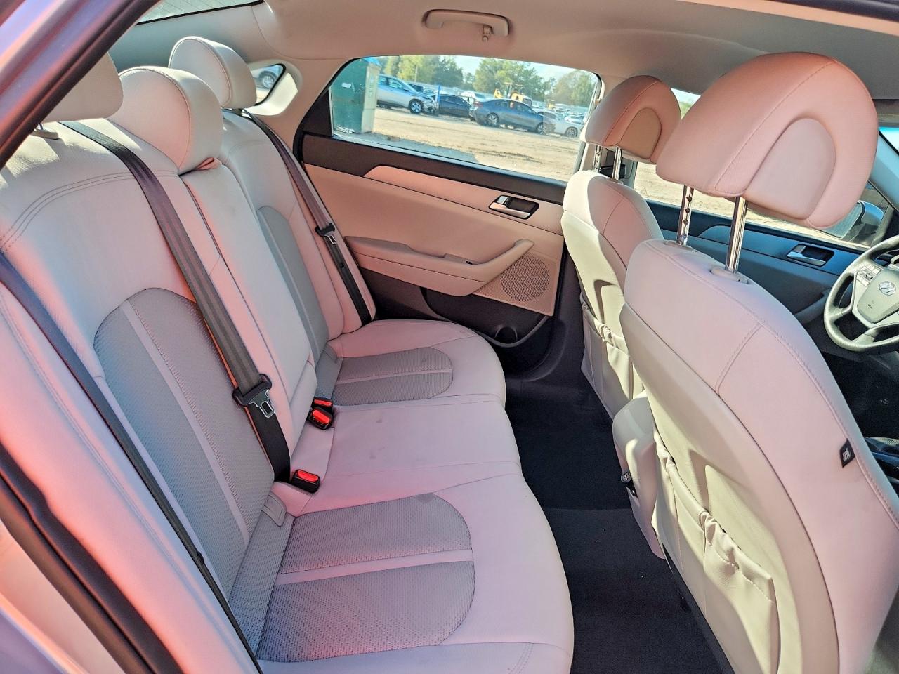 2017 HYUNDAI SONATA SE photo 10