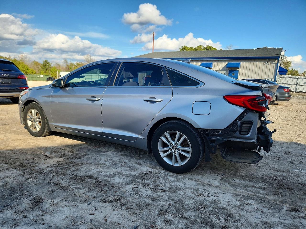 2017 HYUNDAI SONATA SE photo 2