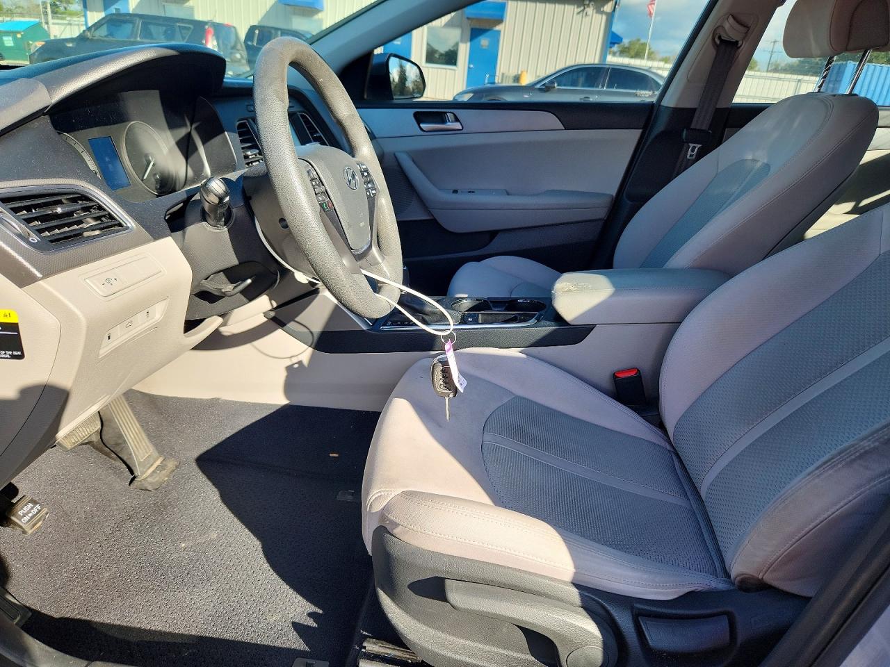 2017 HYUNDAI SONATA SE photo 7