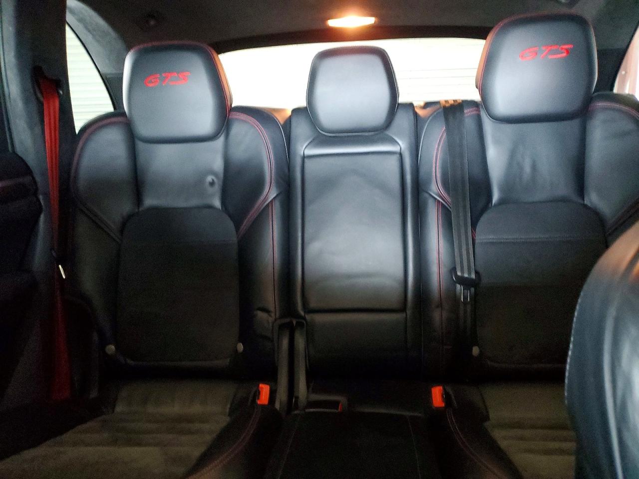 2013 PORSCHE CAYENNE GTS photo 10