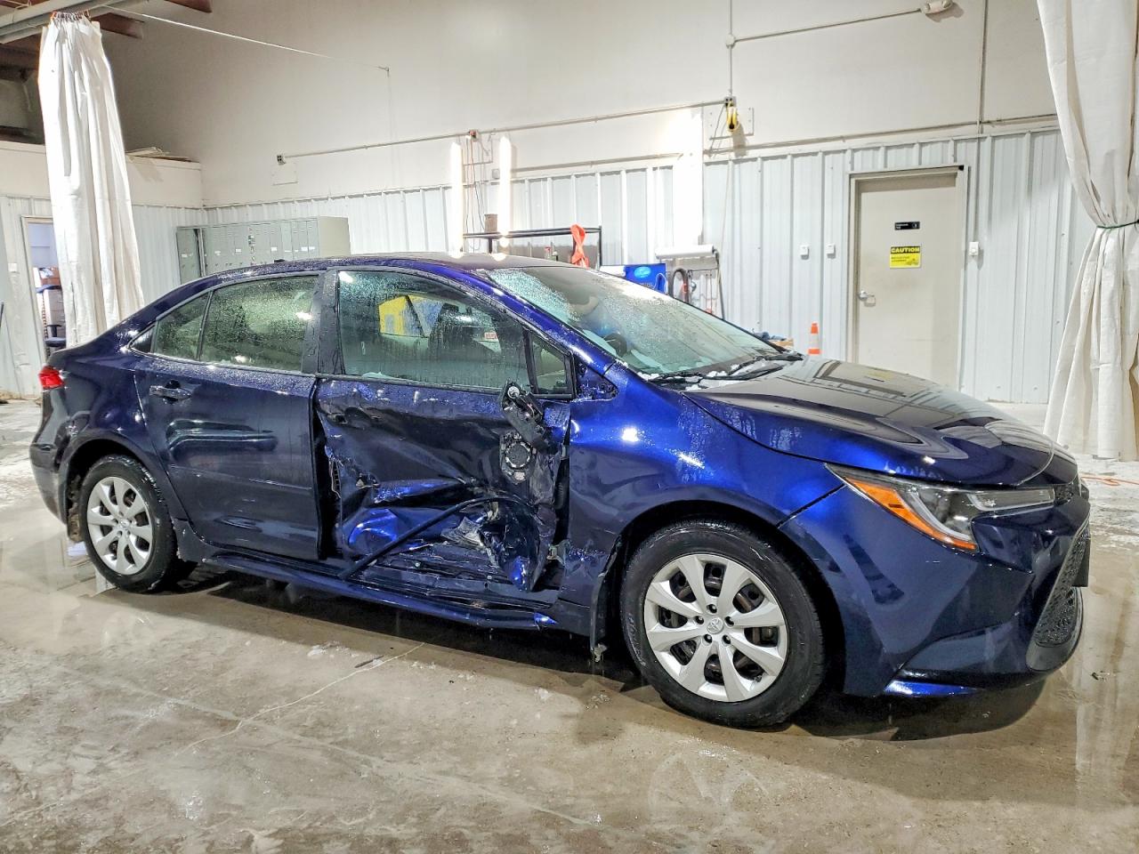 2021 TOYOTA COROLLA LE photo 4
