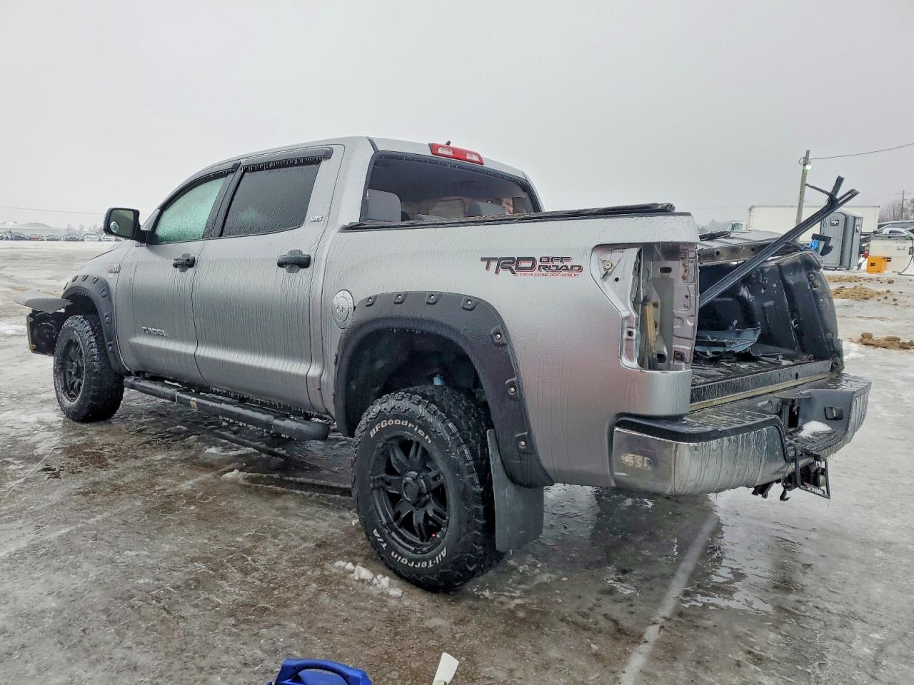 2008 TOYOTA TUNDRA CREWMAX photo 2