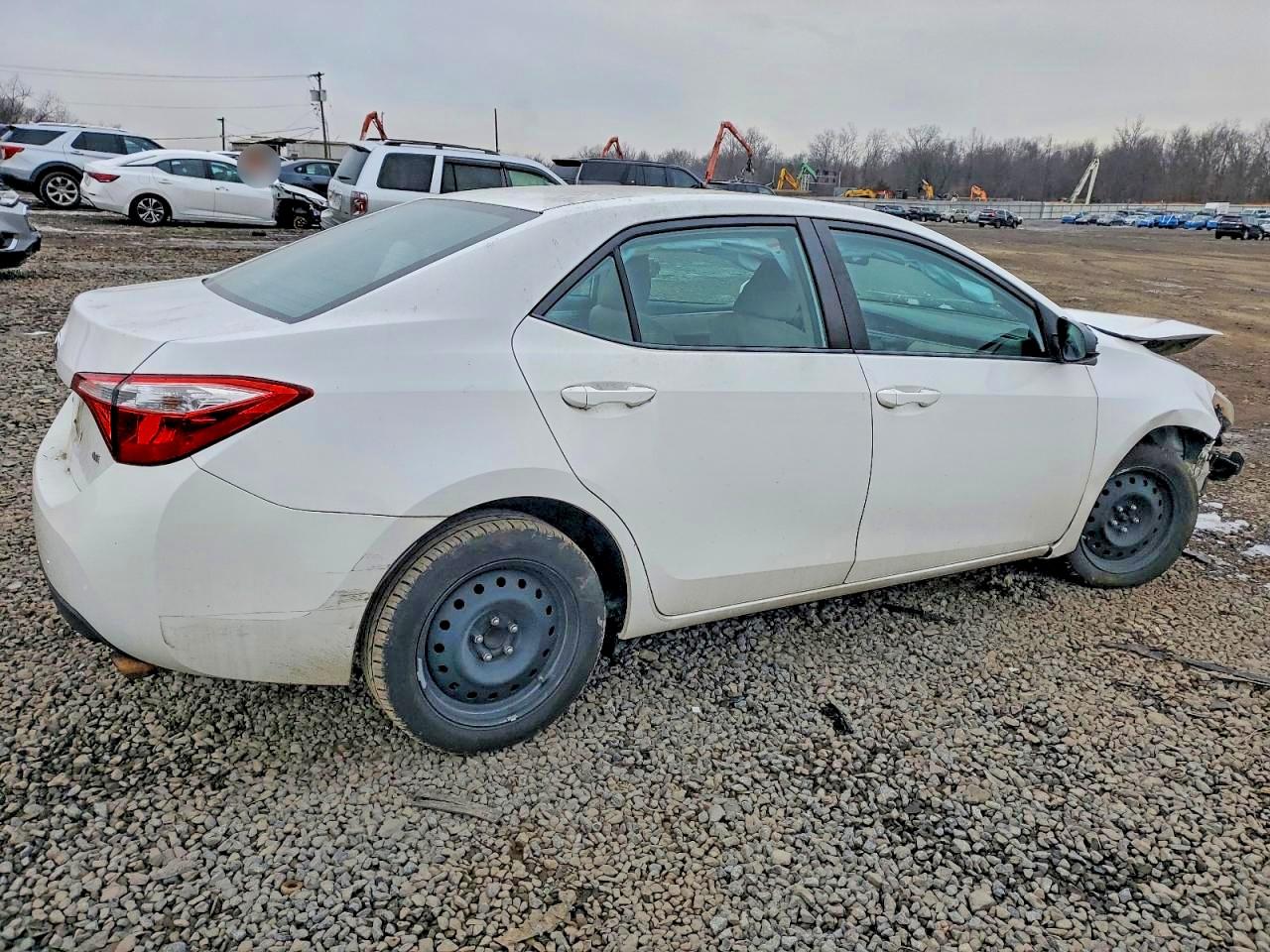 2015 TOYOTA COROLLA L photo 3