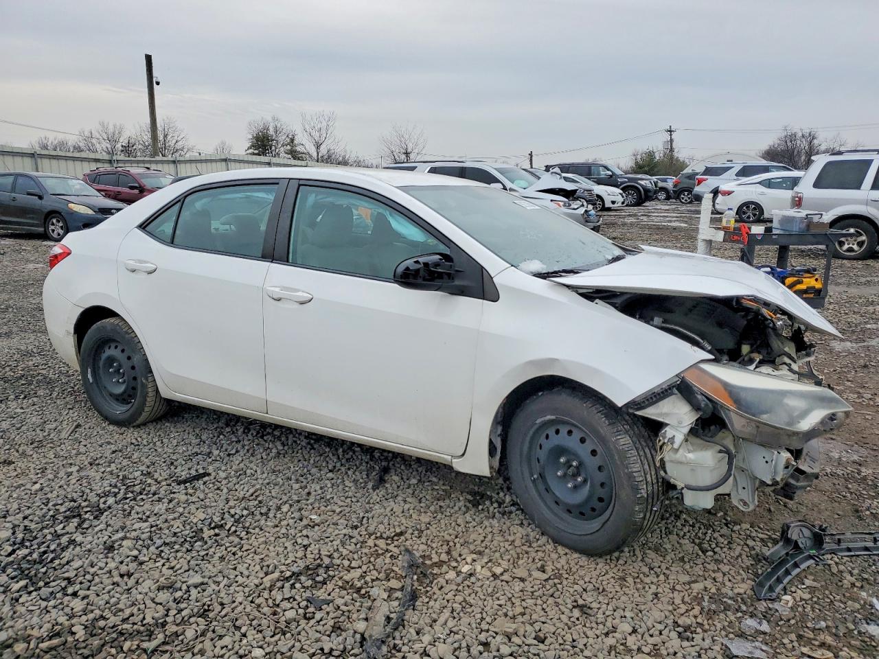 2015 TOYOTA COROLLA L photo 4