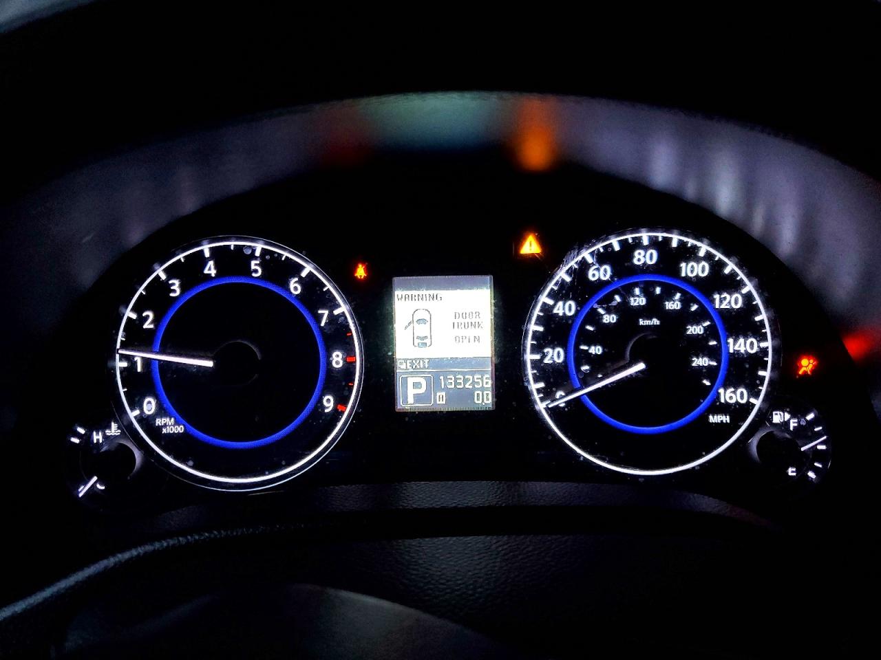 2012 INFINITI G37 photo 9