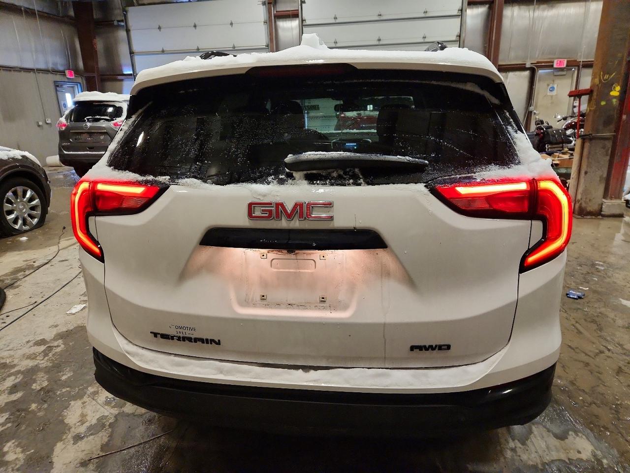 2020 GMC TERRAIN SLE photo 6