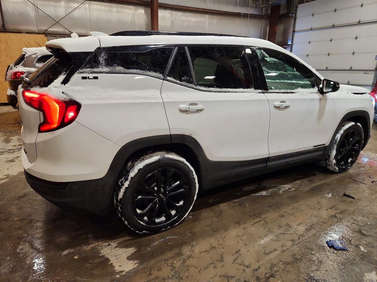 2020 GMC TERRAIN SLE photo 3