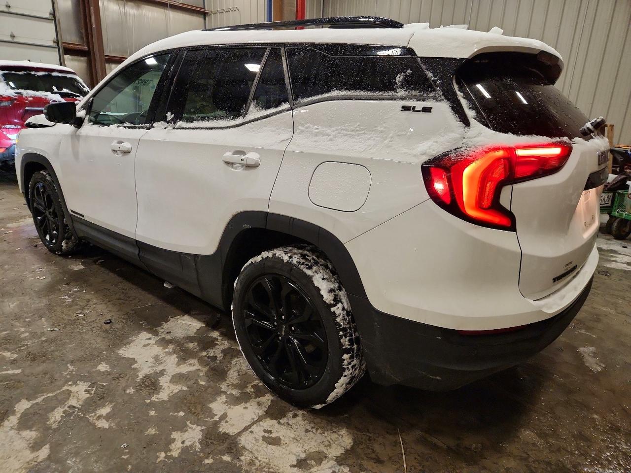 2020 GMC TERRAIN SLE photo 2