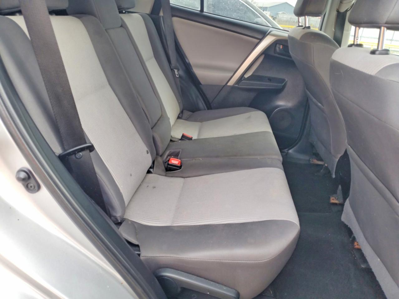 2015 TOYOTA RAV4 LE photo 11