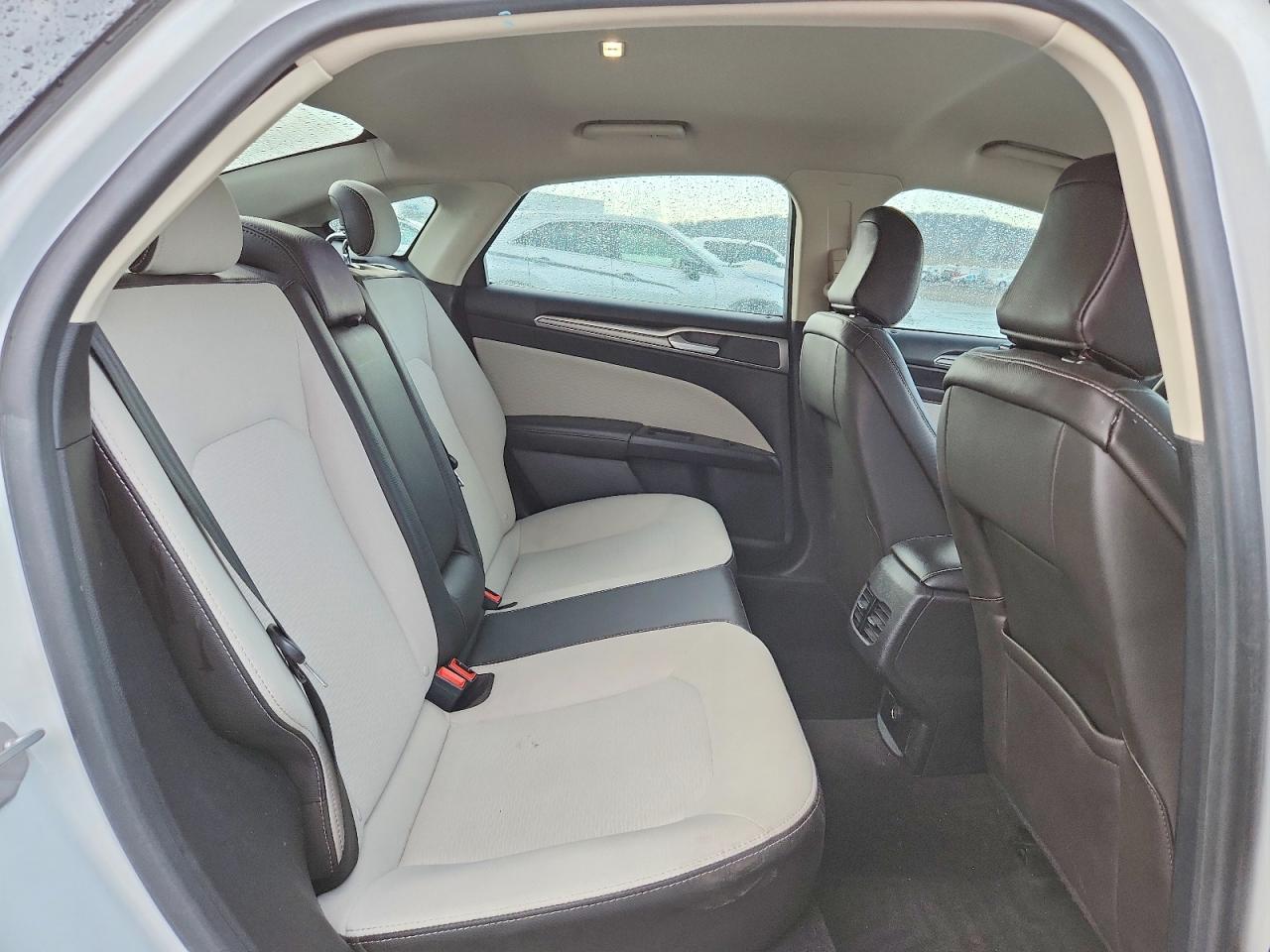 2020 FORD FUSION SE photo 10