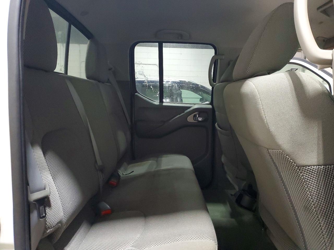 2017 NISSAN FRONTIER S photo 10