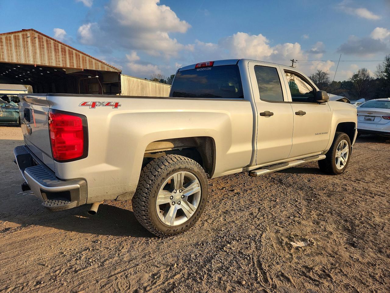 2016 CHEVROLET SILVERADO K1500 CUSTOM photo 3