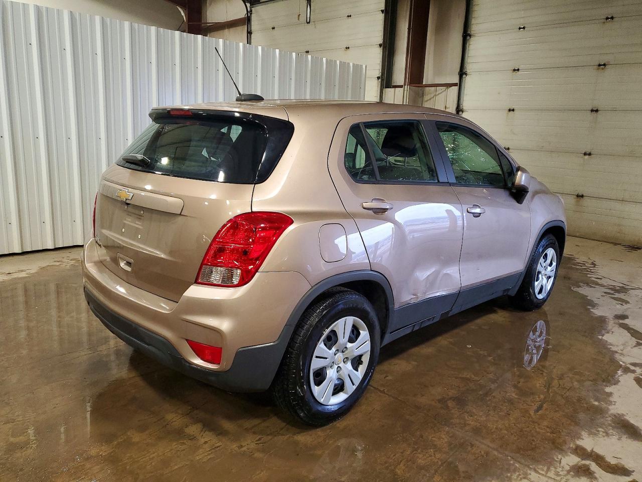 2018 CHEVROLET TRAX LS photo 3